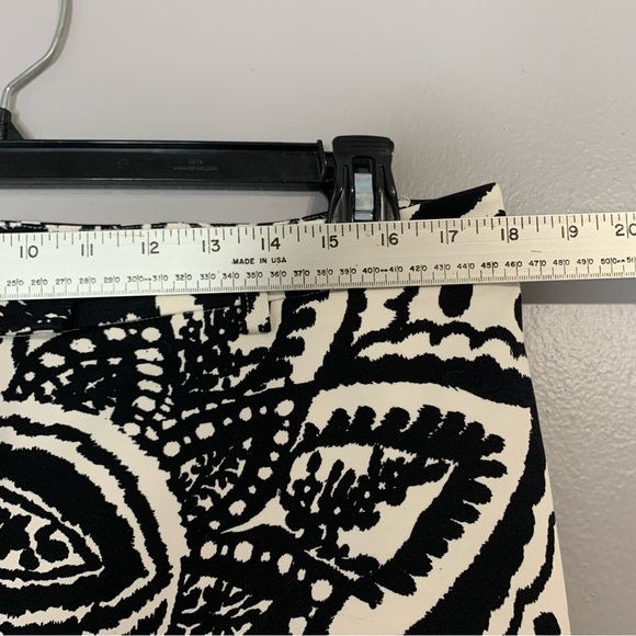 Chico’s Black and white floral pant. Size 2 (12) - Picture 9 of 11